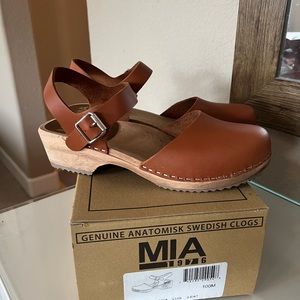 Mia Sophia Clogs